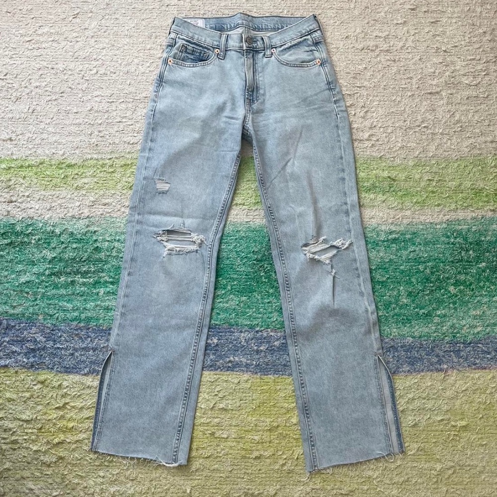 Gap 90s loose mid rise light wash jeans